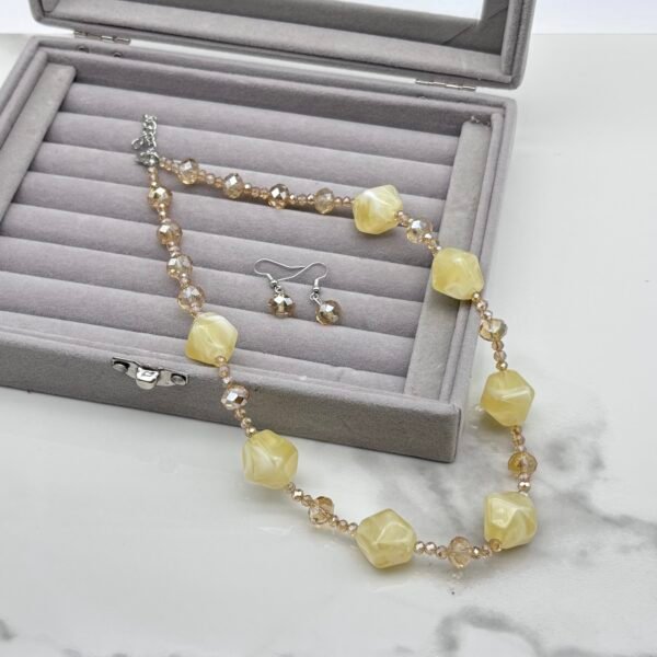 Set of 2 pc western necklace set - Image 4