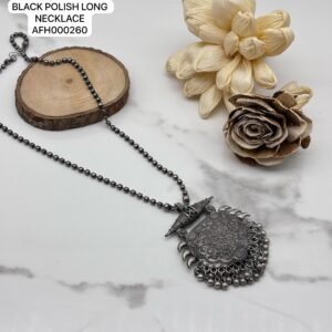 Black polish long necklace