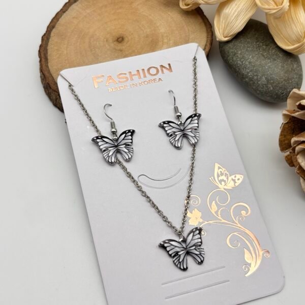 Set of 2 card  mix colour western necklace set - Image 8