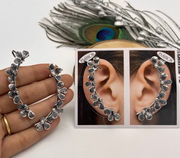 Oxidised Earcuff