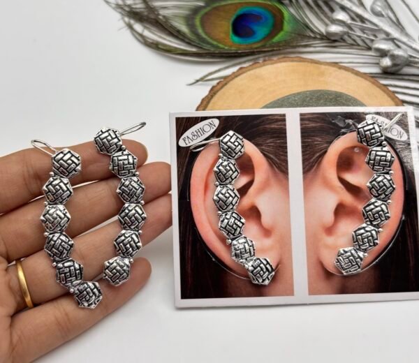 Oxidised Earcuff