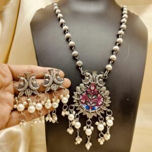 Black polish digital print necklace