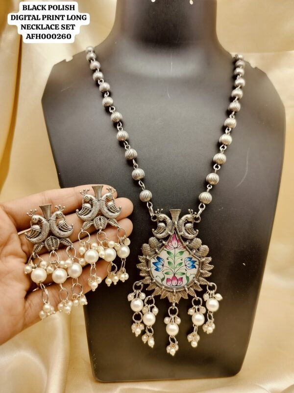 Black polish digital print necklace