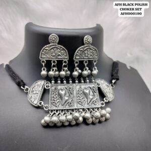 Black polish choker