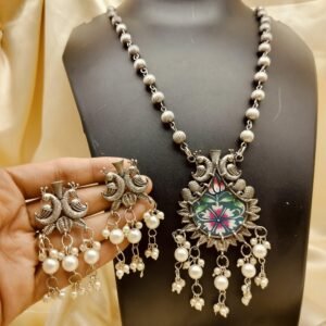 Black polish digital print necklace