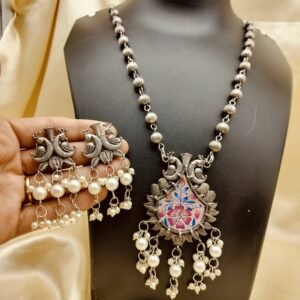Black polish digital print necklace