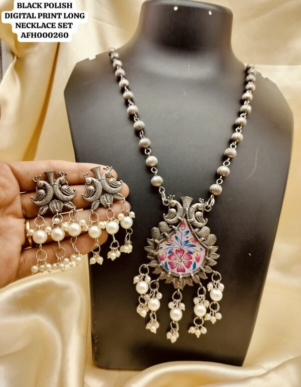 Black polish digital print necklace