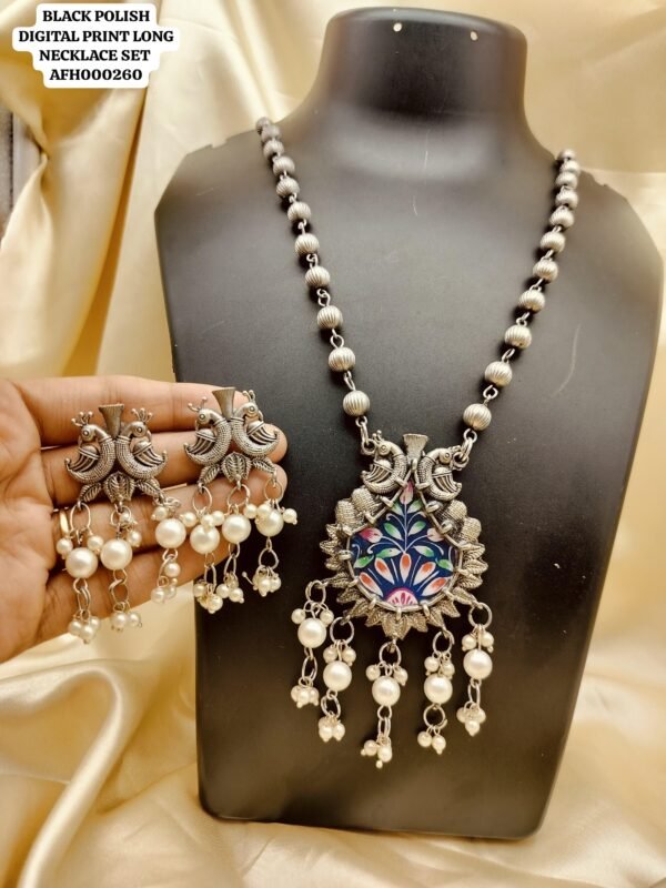 Black polish digital print necklace
