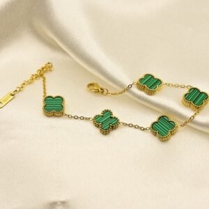 Anti Tarnish Clover bracelet