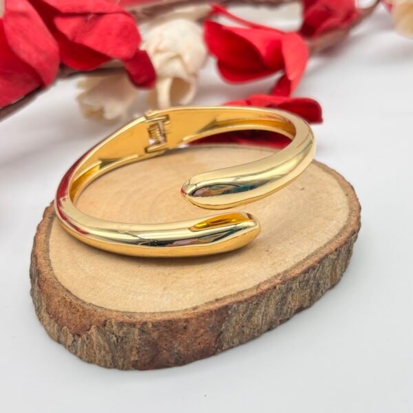 Anti tarnish Adjustable bangle