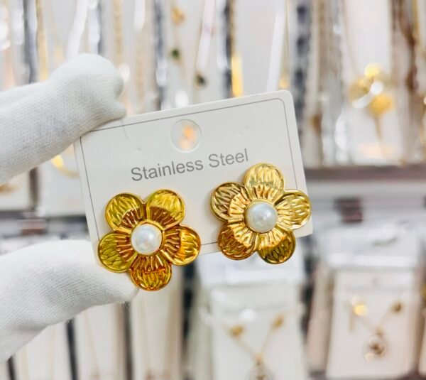 ANTI TARNISH EARRING