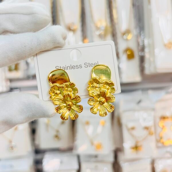 ANTI TARNISH EARRING